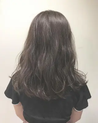 セミロング カラー ヘアアレンジ 髪質改善period.所属・いしかわまい🎀 髪質改善特価サロンのヘアスタイル