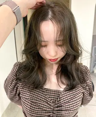 セミロング カラー mizuki/ピンク ベージュ.レイヤーのヘアスタイル