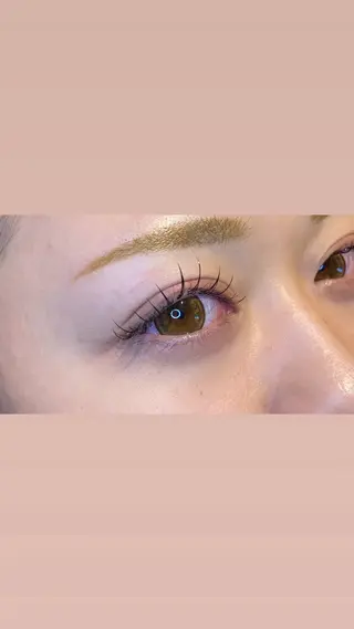 マツエク・マツパ beauty＆eyelush　RADIANCE所属・manaka .Tのマツエク・マツパデザイン