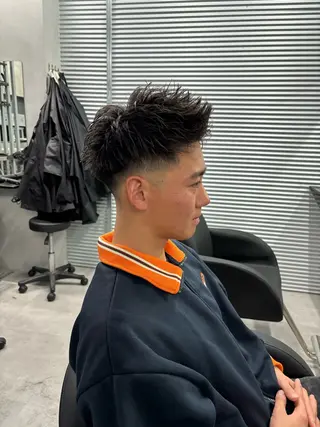 メンズ 波巻き/ツイスパ/ 短髪/鈴木俊也のヘアスタイル