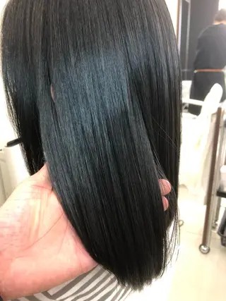 セミロング 小林 伊織のヘアスタイル