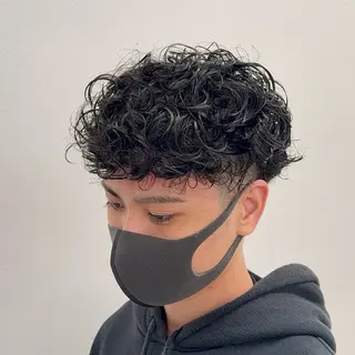 ショート パーマ ヘアアレンジ メンズ 艶カラー の達人のヘアスタイル