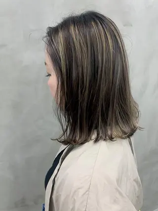 ミディアム カラー ブームボックス所属・🐝ハイトーンカラー hachi🐝のヘアスタイル