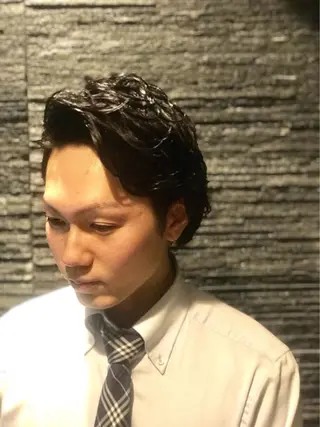 ショート パーマ メンズ 岡本 耕太郎のヘアスタイル