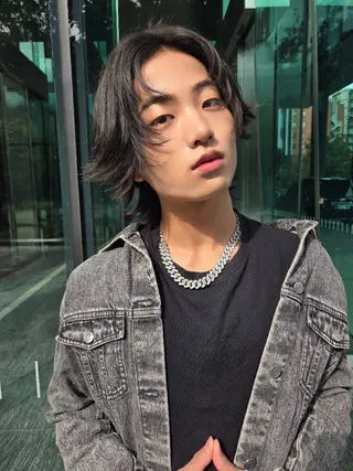 メンズ メンズ ヘアメイク  ハイトーン キャロのヘアスタイル