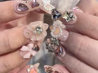 ネイル Rainrain💧 パーツ豊富、やり放題のネイルデザイン