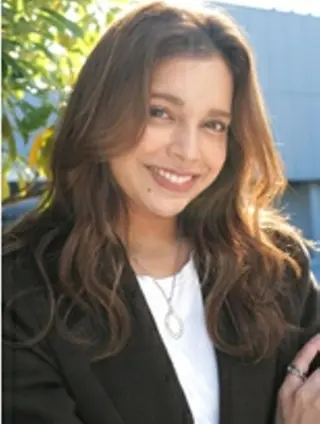 ロング カラー 冨岡 千尋のヘアスタイル