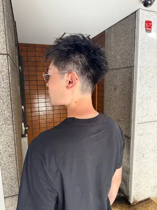 ショート メンズ タツキ／レイヤー／ パーマ／艶カラーのヘアスタイル