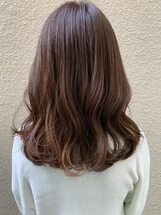 セミロング ブリーチなしカラー/ 顔周りレイヤーカットのヘアスタイル