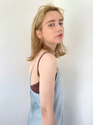 セミロング カラー 透明感🎀LOREN エリコ🌈のヘアスタイル