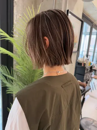 ミディアム 🫧ハイライトカラー 🫧 𝓜𝓘𝓤のヘアスタイル
