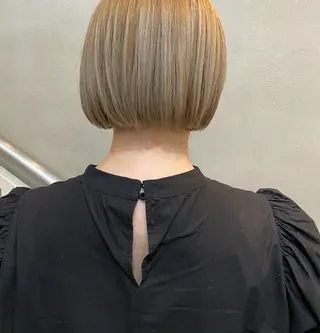 ショート カラー ウルフカット 811 大阪梅田 ウルフのヘアスタイル