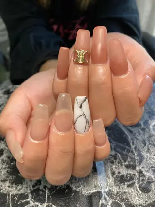 セミロング ネイル ✴︎ Delightのネイルデザイン