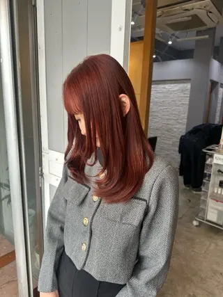 ミディアム miloc MOMOKAのヘアスタイル