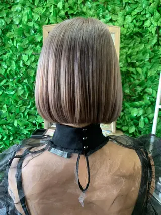 ショート カラー リリー岸和田所属・西村 LaniRuhrのヘアスタイル