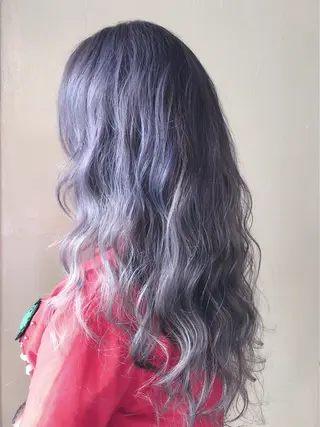 ロング カラー パーマ 髪質改善✨透明感カラ ー🌈シエルブルーのヘアスタイル