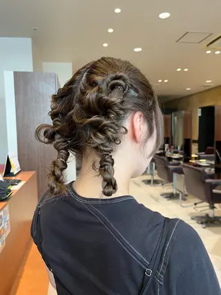 ヘアアレンジ ブリーチ/縮毛/ レイヤー🥝ルナのヘアスタイル