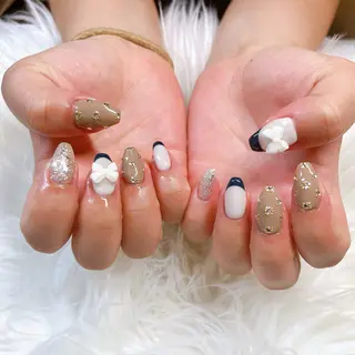 ネイル 根津 綾子のネイルデザイン