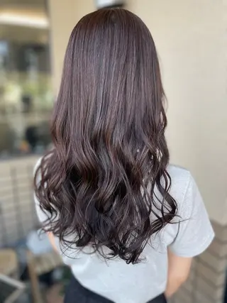 ロング カラー 沢田 瞳のヘアスタイル