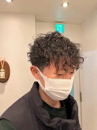 ショート パーマ メンズ 香取 康平のヘアスタイル