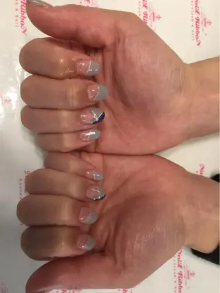 ネイル ネイルリボン 受付スタッフのネイルデザイン