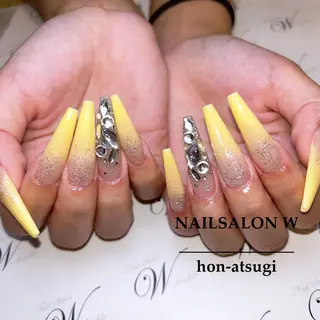 セミロング ネイルサロン ダブルのネイルデザイン