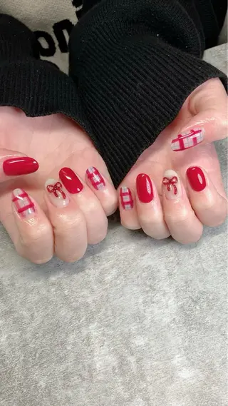 ネイル haleyume所属・shino🌟 痛ネイルのネイルデザイン