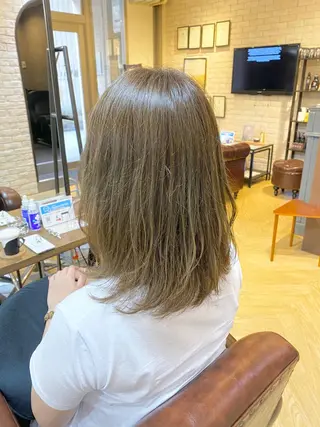 セミロング カラー 髪質改善 ヒデのヘアスタイル