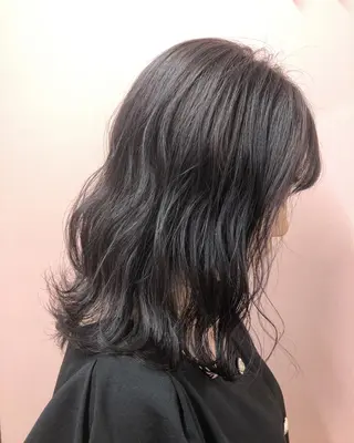 セミロング REVE所属・TAKU 美容師のヘアスタイル