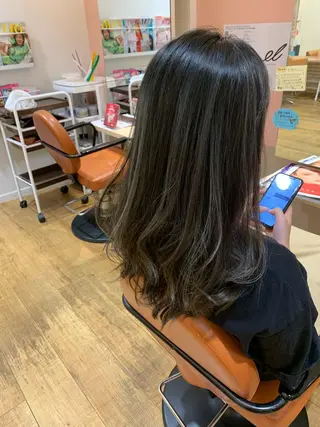 セミロング カラー FRAME+spa&hair roomなんば駅前店所属・🌸MAYU🌸 ハイトーン➕レイヤーのヘアスタイル