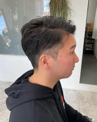 ショート メンズ JERICHO HAIR所属・ユ カの眉毛・アイブロウイメージ