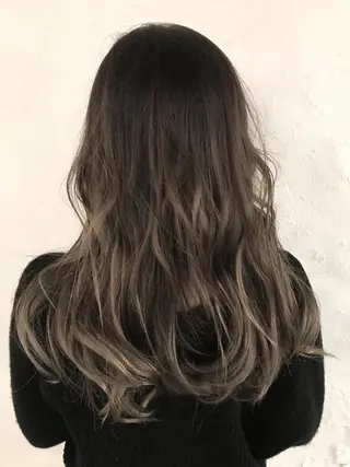 ロング カラー 伊藤 優希のヘアスタイル