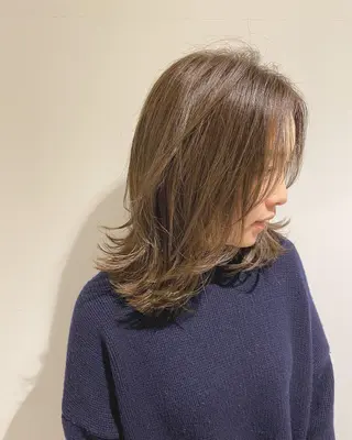 カラー 秋山 裕香のヘアスタイル