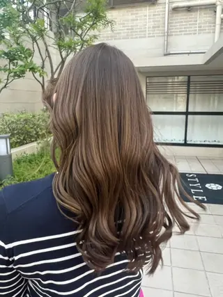 ロング 🌺まなみ/ うる艶カラー🌺のヘアスタイル