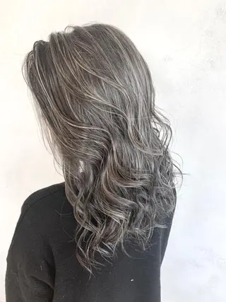 ロング ili心斎橋所属・韓国レイヤーカット KOUKIのヘアスタイル
