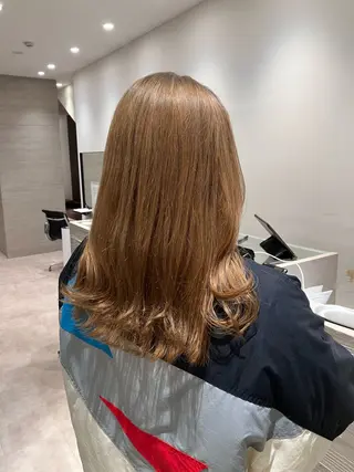 ロング カラー サキ🤍ハイトーン 🩰くびれ巻きヘアのヘアスタイル