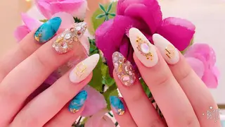 ショート SINCERELY シンシアリー🌈のネイルデザイン