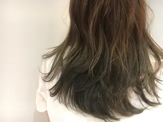 ロング カラー 江原 彩華のヘアスタイル