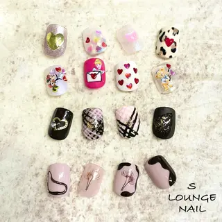 ネイル S LOUNGE NAIL所属・パーツたくさん🍓 SUMIのネイルデザイン