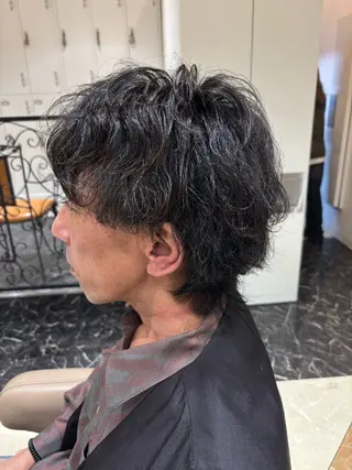 ミディアム パーマ メンズ 失敗しないパーマ 赤塚雄輝のヘアスタイル