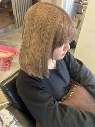 カラー 博多ブリーチ× 透明感/縮毛矯正のヘアスタイル