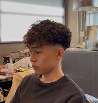 ショート パーマ メンズ FADE&LINE 高井戸所属・佐藤 吏空のヘアスタイル