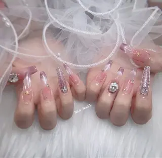 ネイル Hin Nail Osaka所属・Hin Nailsのネイルデザイン