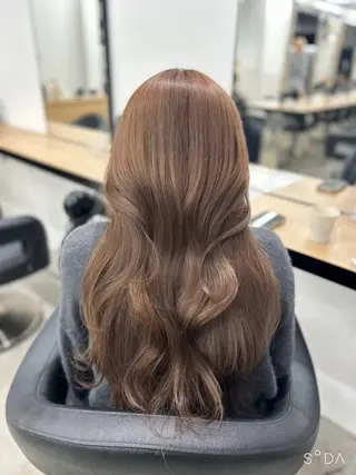 ロング カラー YUKA🤍ベージュ /ミルクティーのヘアスタイル