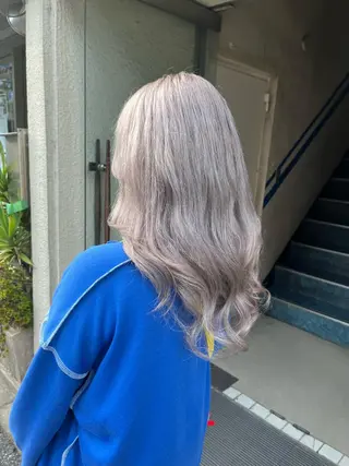 ロング カラー 艶髪/ハイトーン/ ヘアセット/モエノのヘアスタイル