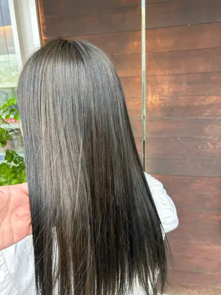 ロング Qwali所属・にしむら かなたのヘアスタイル