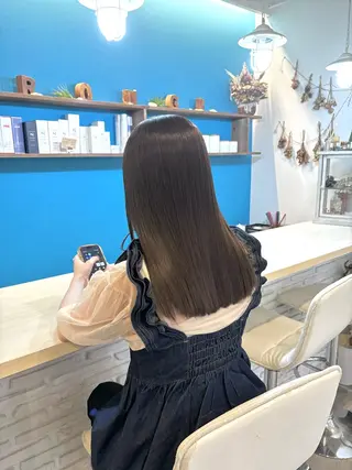 カラー rough所属・神 日向のヘアスタイル