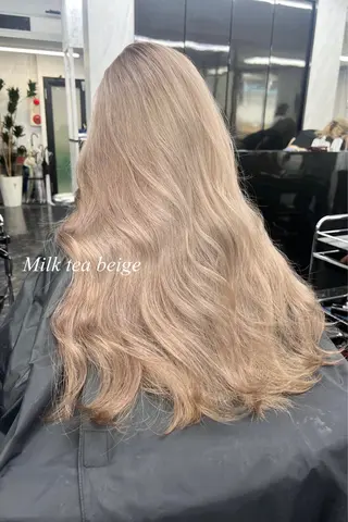 ロング カラー シールエクステ特化 ハイトーン、NANAのヘアスタイル