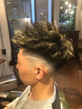 ショート カラー パーマ メンズ vita所属・冨士川 英樹のヘアスタイル