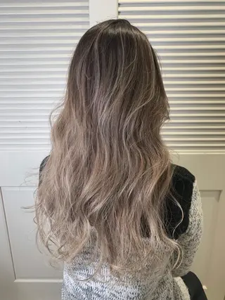 ロング 渋谷ハイトーン/ デザインカラー阿部のヘアスタイル